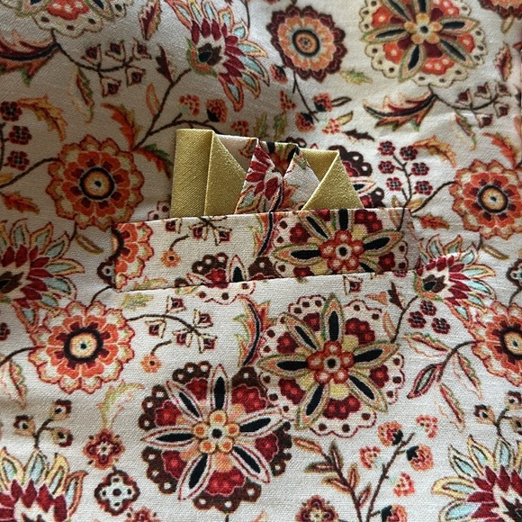 FLORAL KURTA JACKET WITH GOLD KURTA AND BOTTOMS - Picture 5 of 7